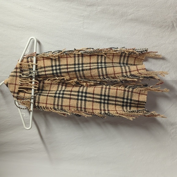 Burberry Scarf - Picture 3 of 4